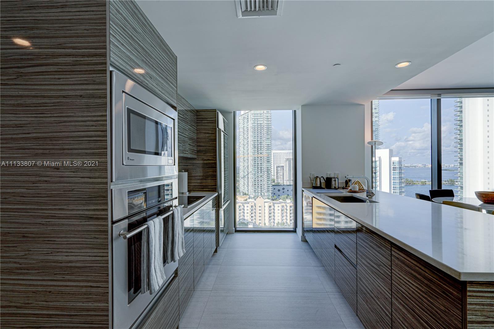 ICON BAY CONDO - Residential Lease
