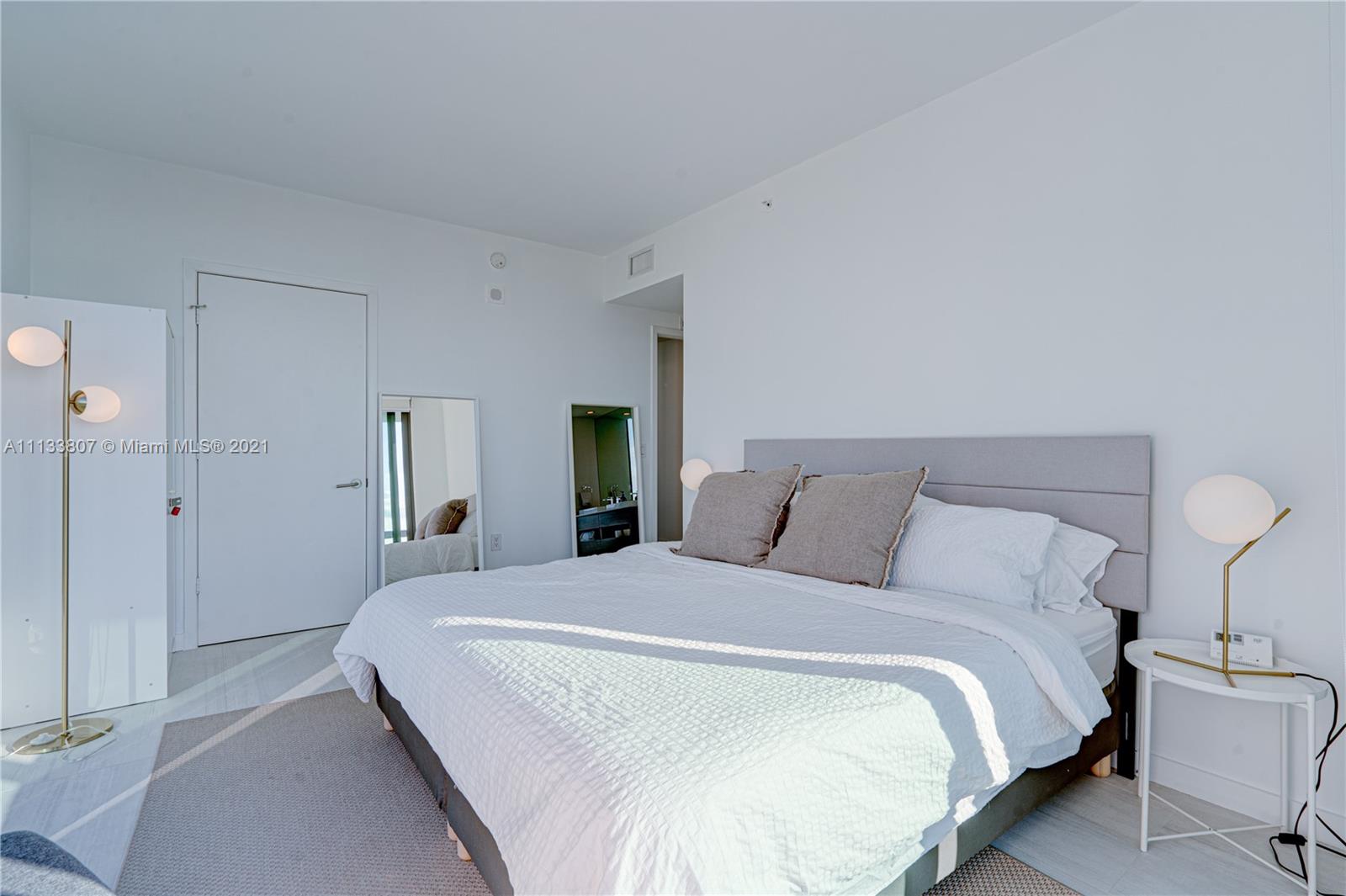 ICON BAY CONDO - Residential Lease