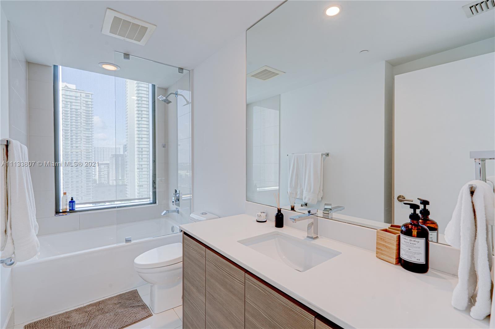 ICON BAY CONDO - Residential Lease
