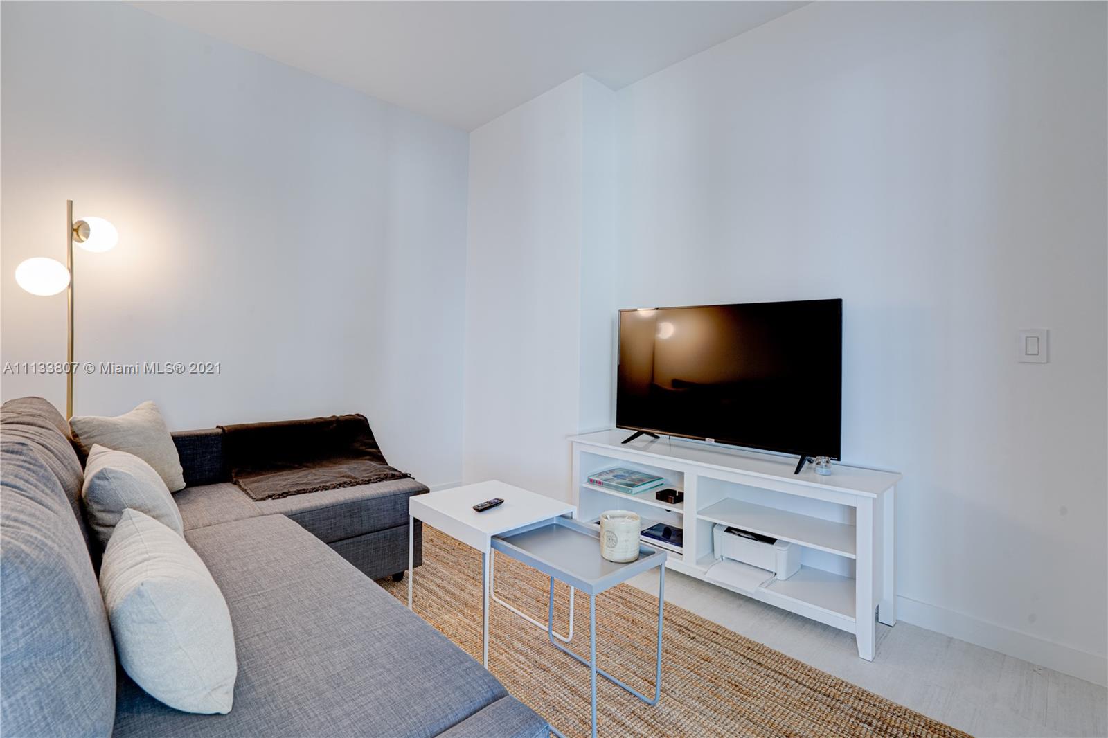 ICON BAY CONDO - Residential Lease