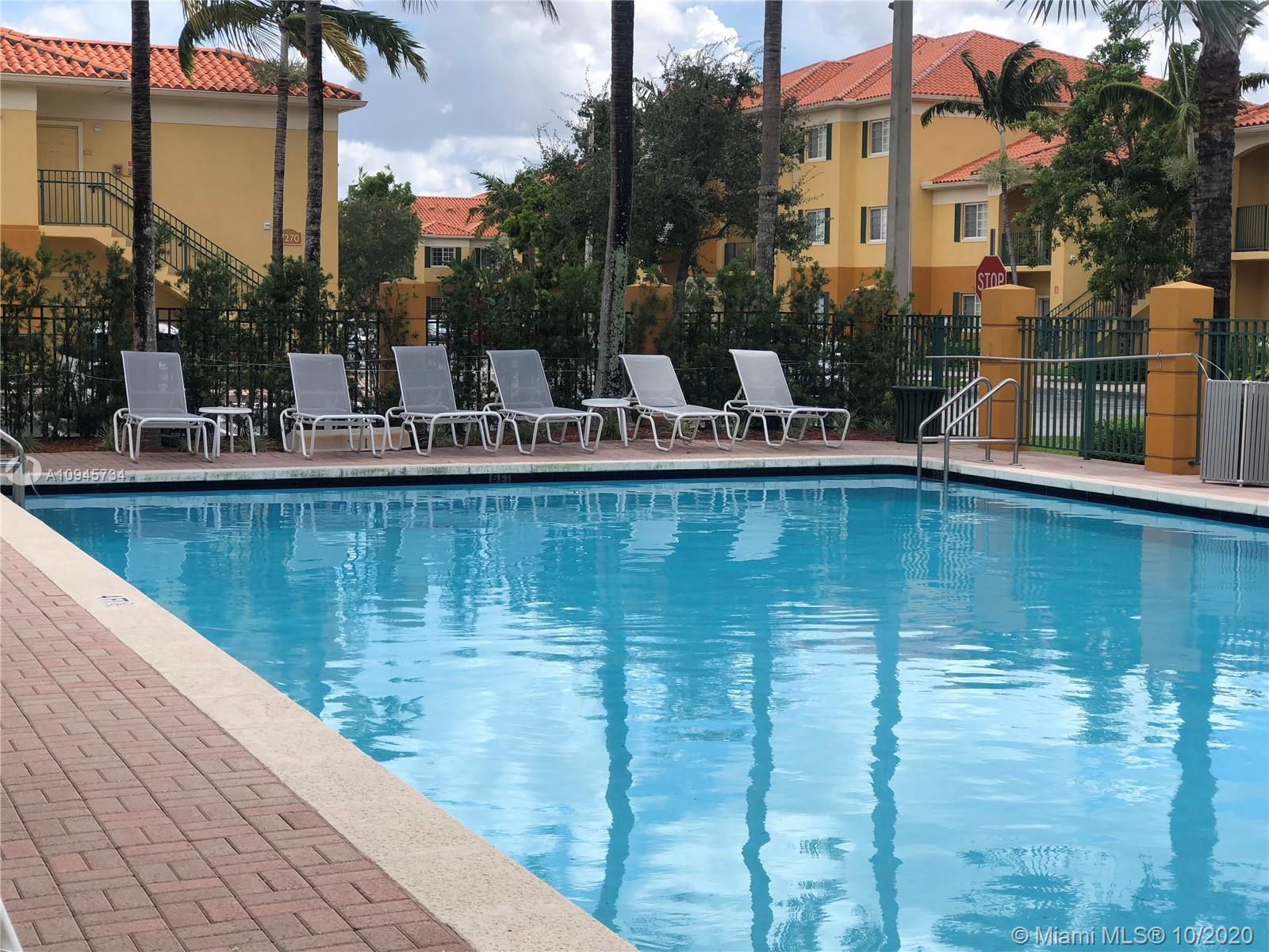 PALM GARDENS AT DORAL COND - Residential