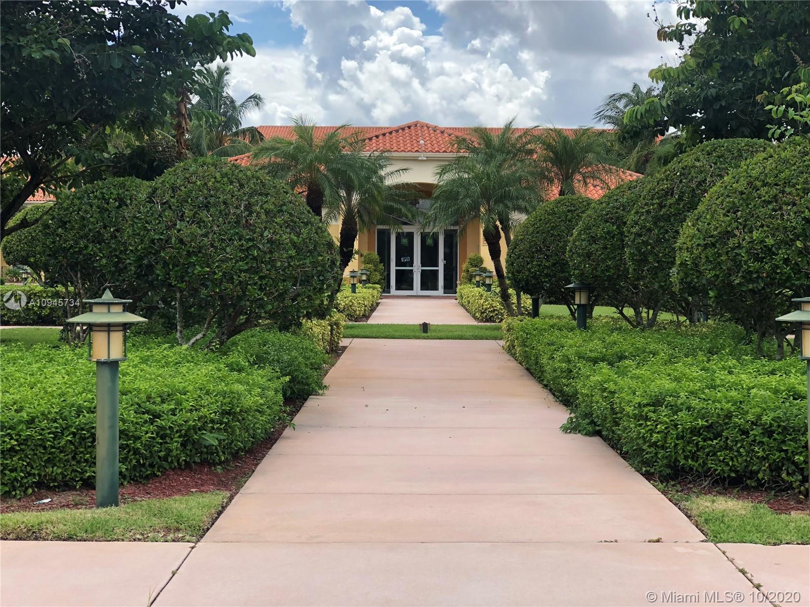 PALM GARDENS AT DORAL COND - Residential