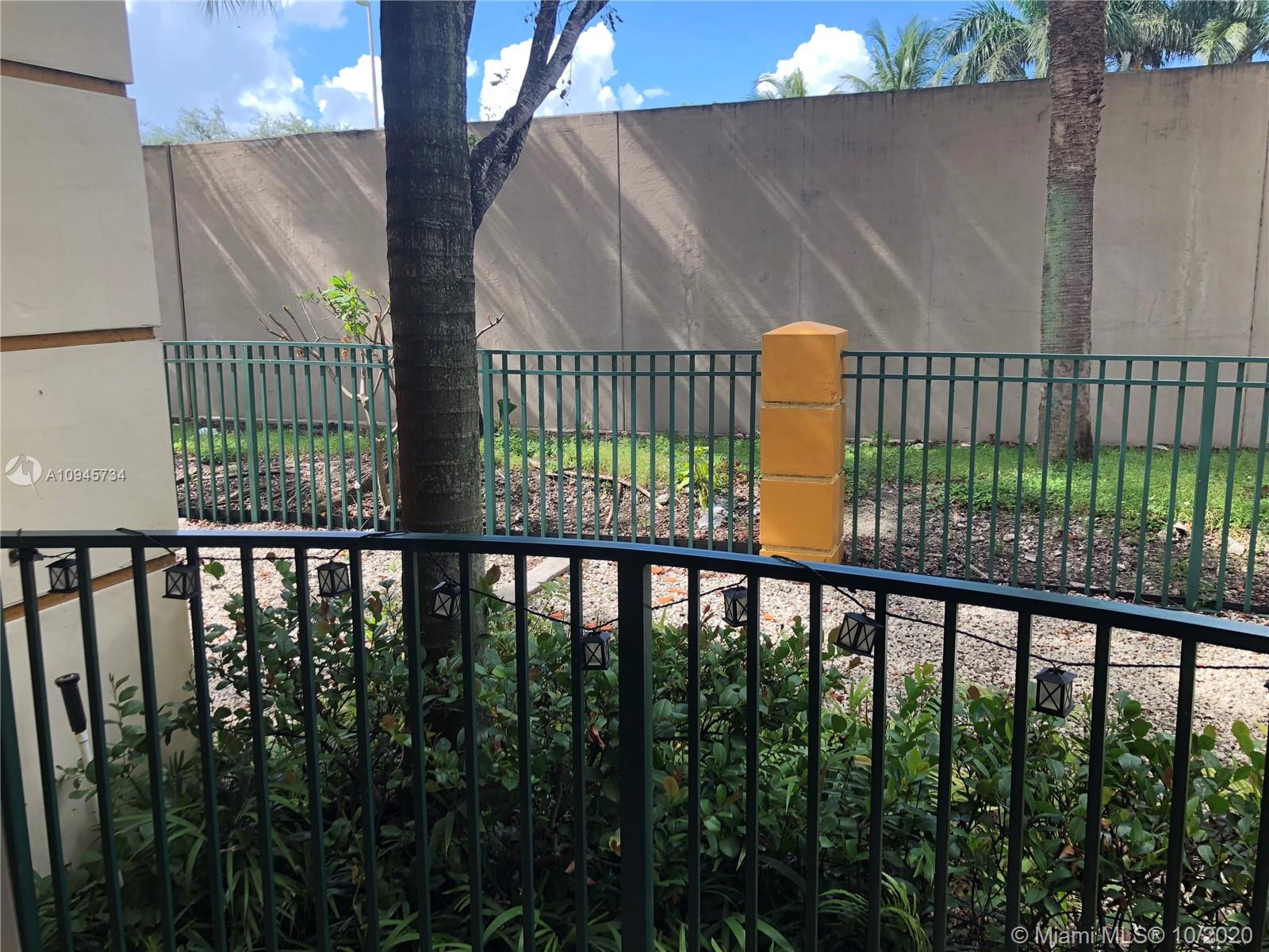 PALM GARDENS AT DORAL COND - Residential
