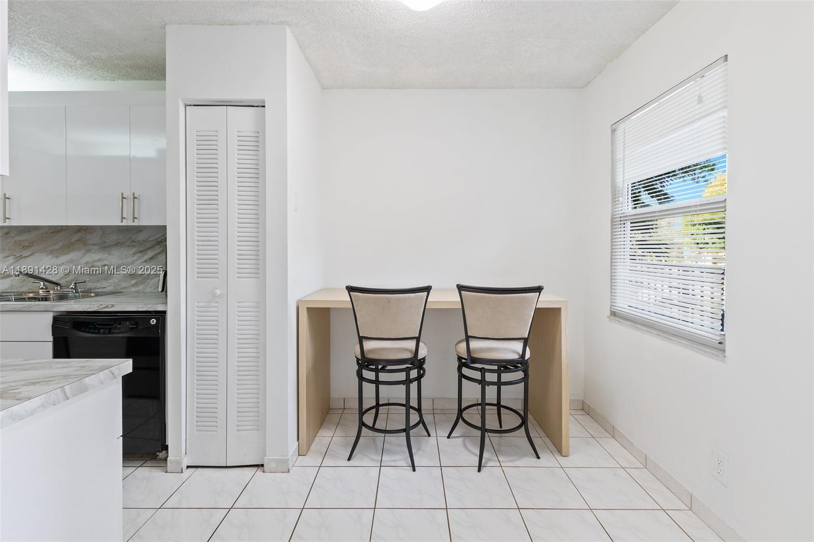 CAMBRIDGE AT CENTURY VILL - Residential