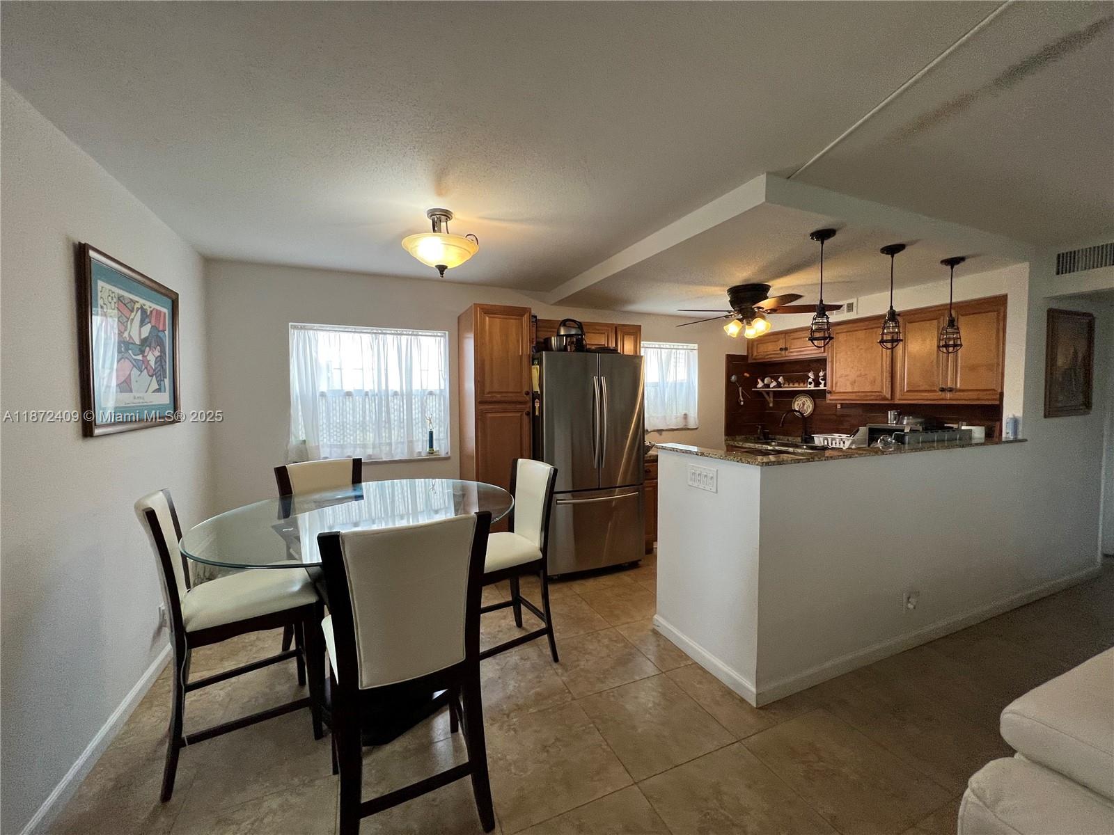 KINGS POINT SAXONY CONDOS - Residential