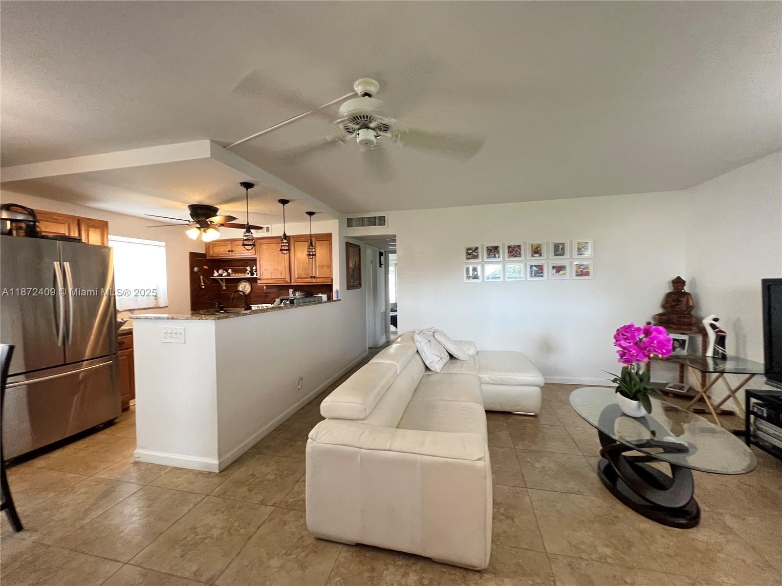 KINGS POINT SAXONY CONDOS - Residential