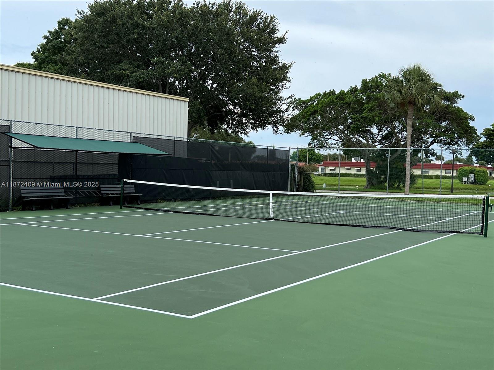 KINGS POINT SAXONY CONDOS - Residential