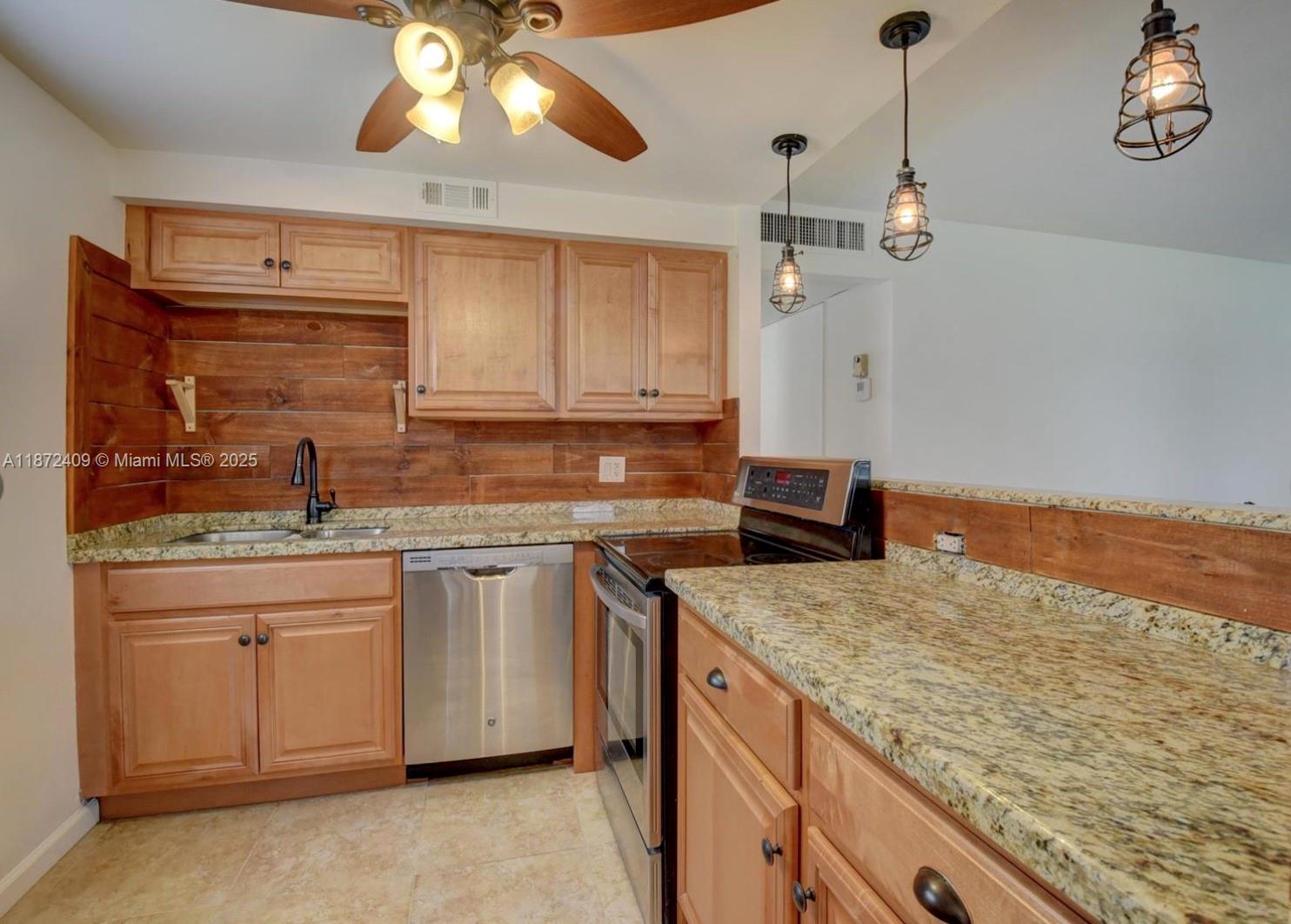 KINGS POINT SAXONY CONDOS - Residential