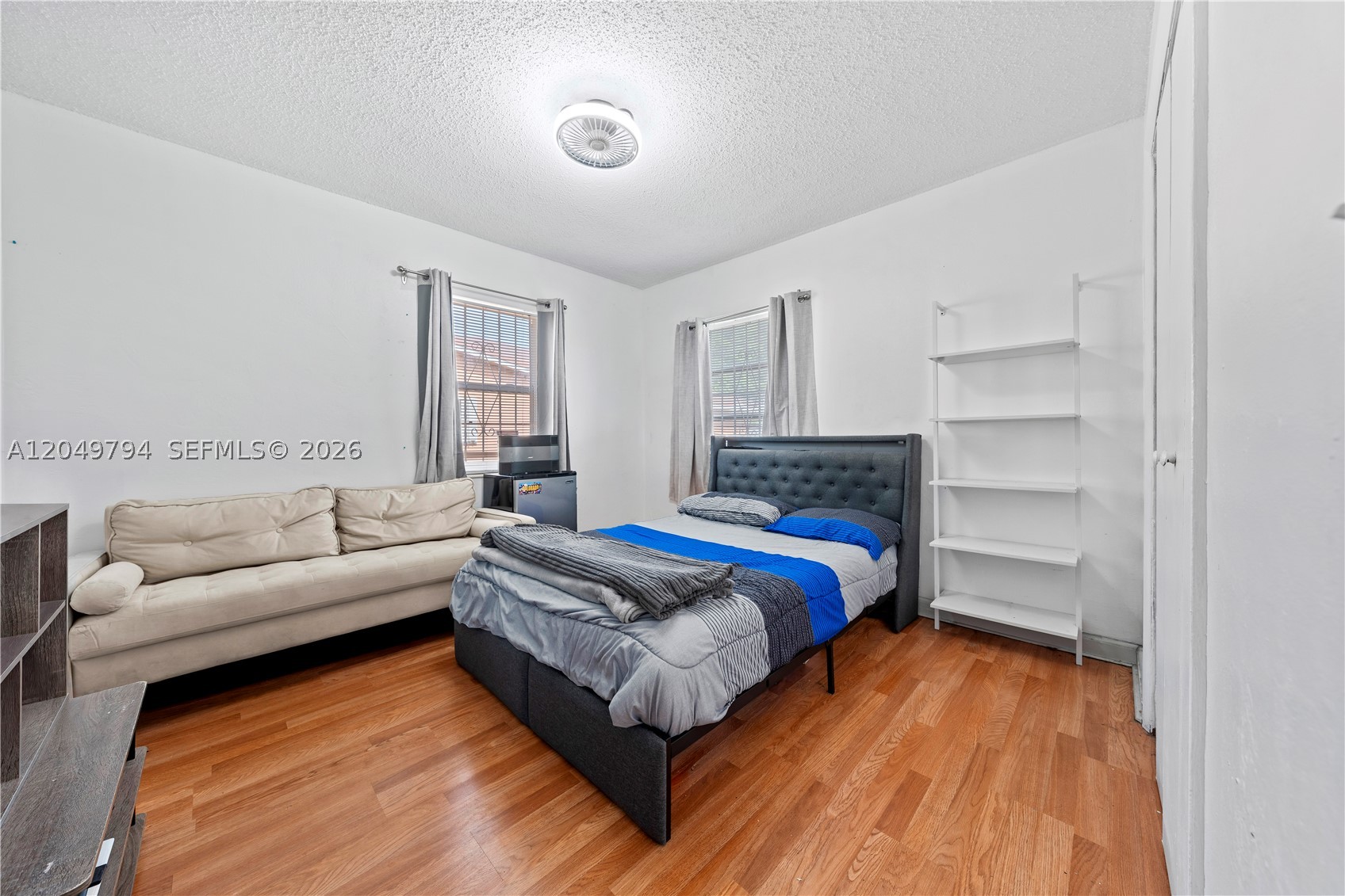 PARA VILLA HEIGHTS - Residential