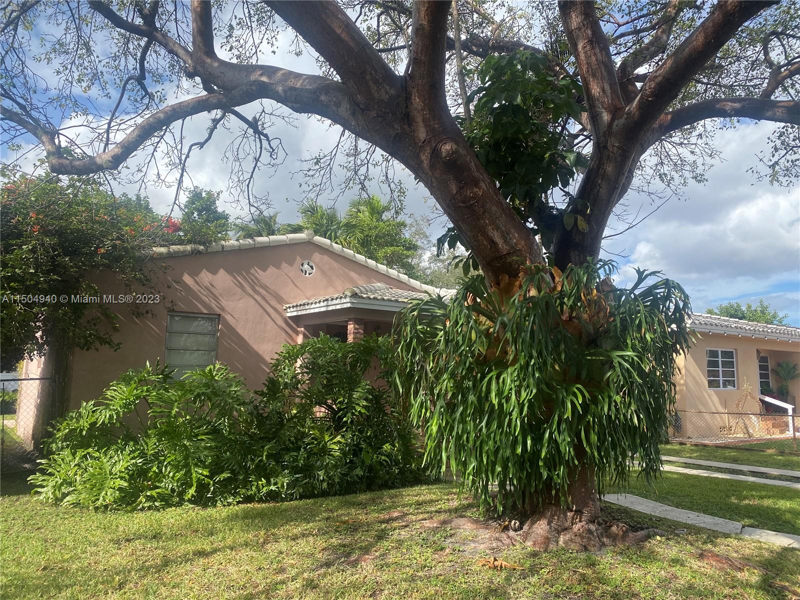 COUNTRY CLUB ESTATES SEC - Residential Lease