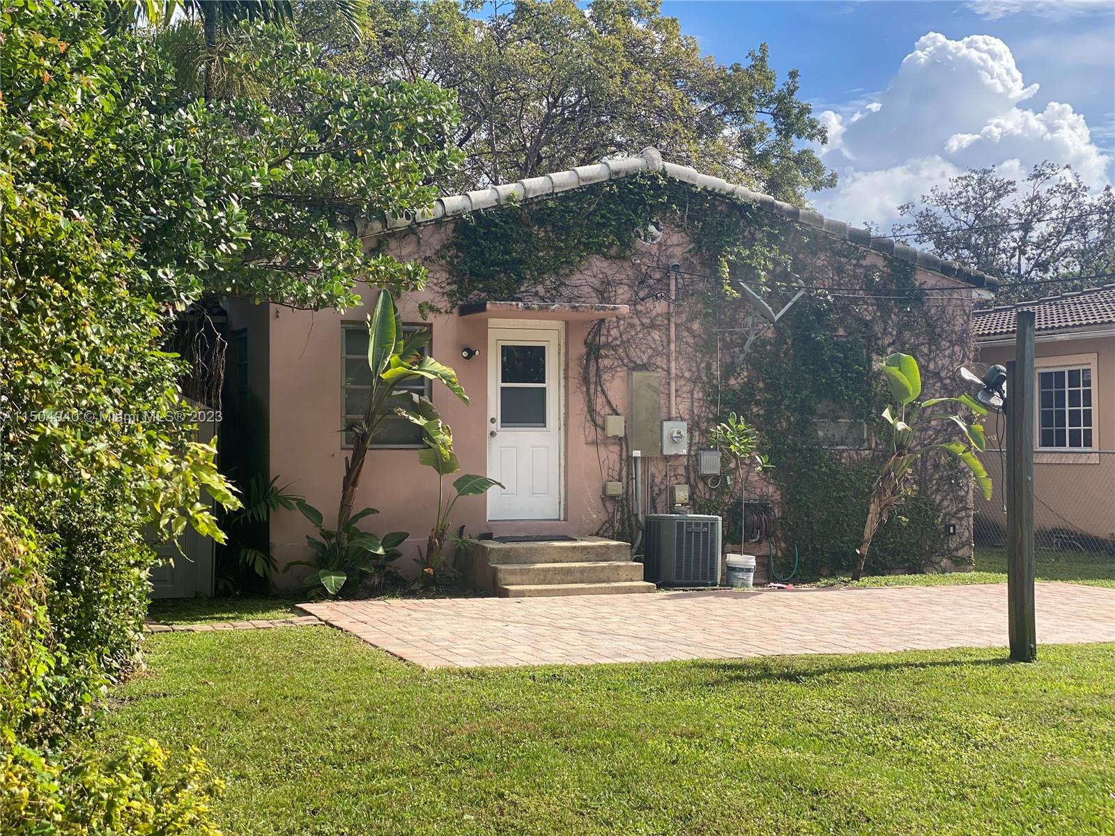 COUNTRY CLUB ESTATES SEC - Residential Lease