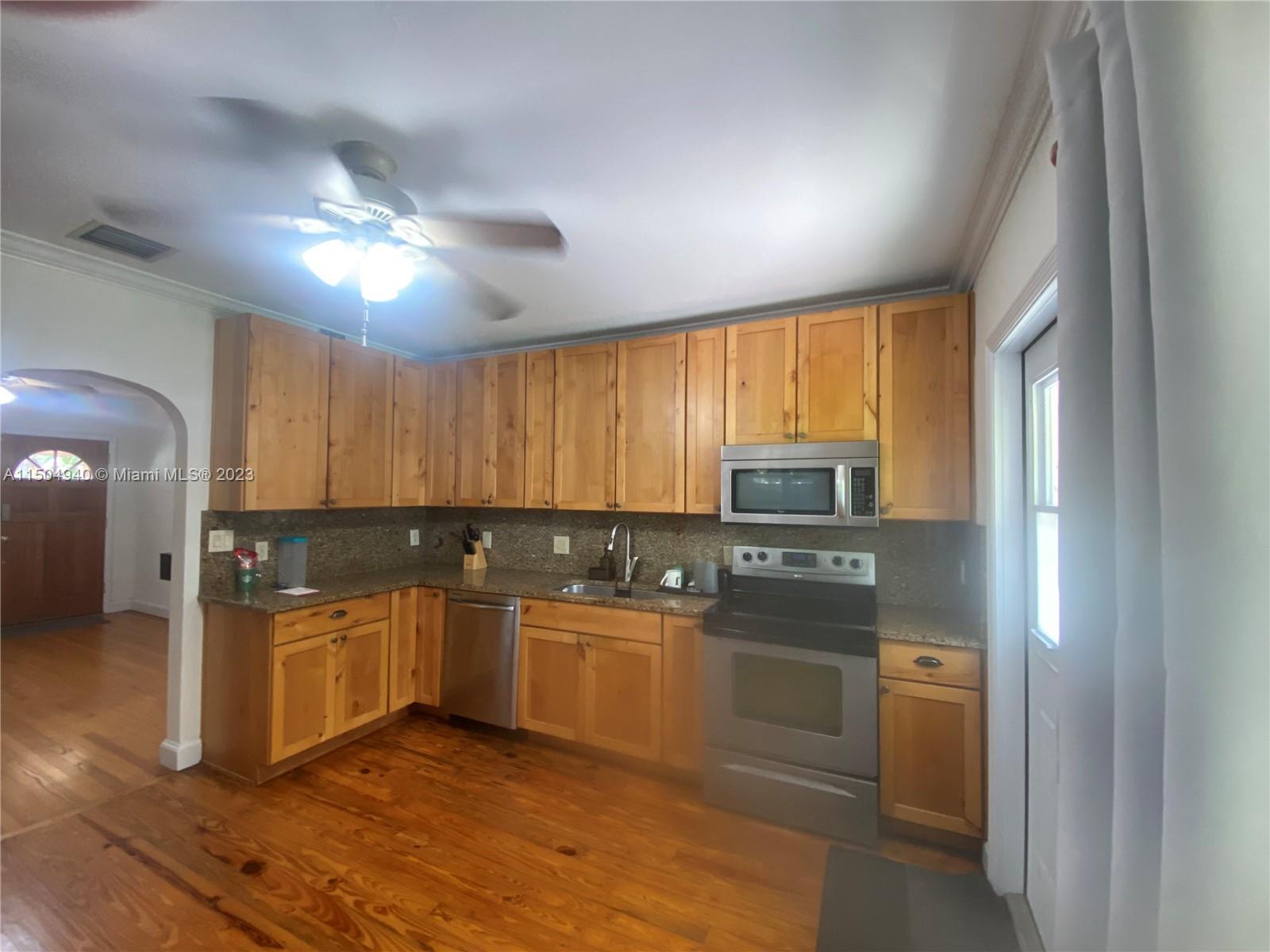 COUNTRY CLUB ESTATES SEC - Residential Lease