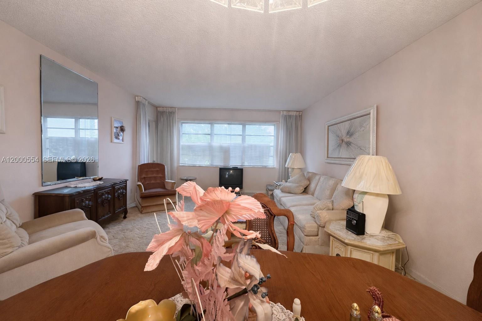 FOURTH GULFSTREAM GARDEN - Residential