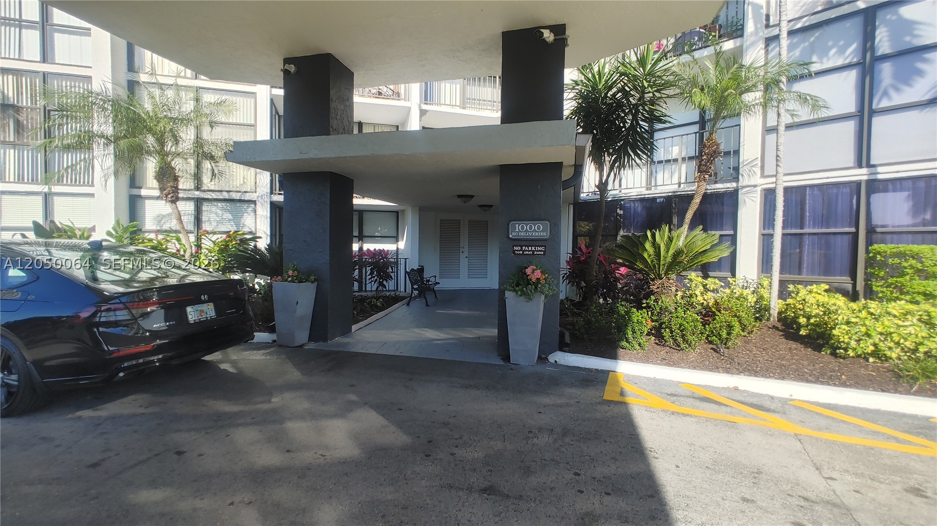OCEANVIEW PARK CONDO - Residential Lease
