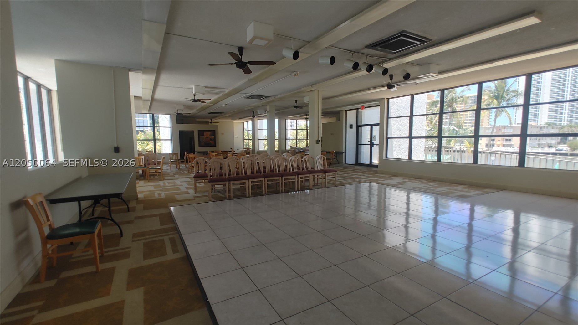 OCEANVIEW PARK CONDO - Residential Lease
