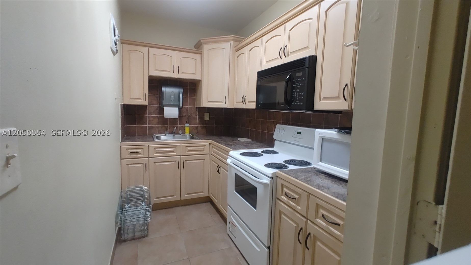 OCEANVIEW PARK CONDO - Residential Lease
