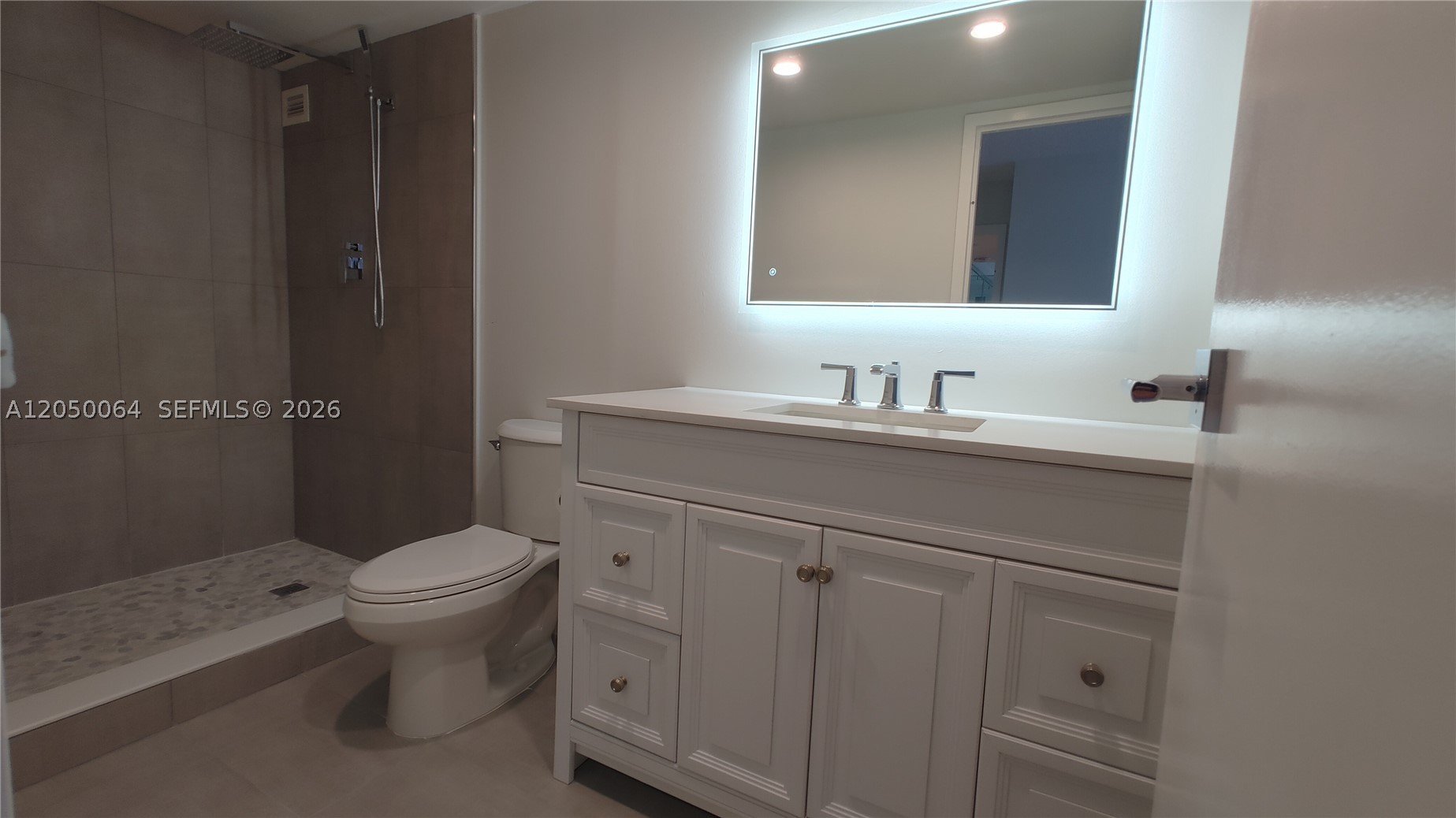 OCEANVIEW PARK CONDO - Residential Lease