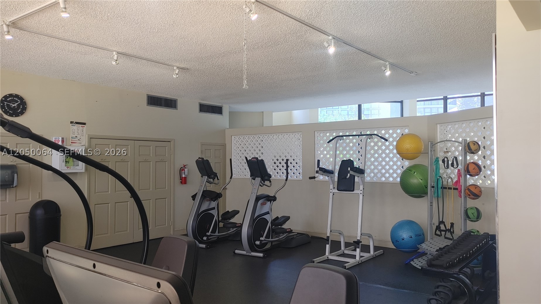 OCEANVIEW PARK CONDO - Residential Lease