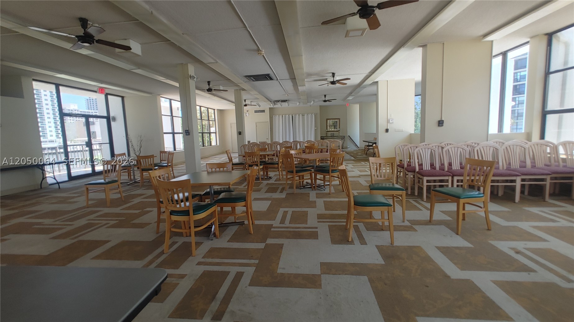 OCEANVIEW PARK CONDO - Residential Lease