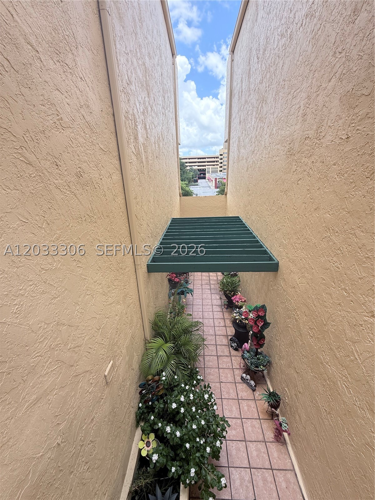 TOWERS OF WESTLAND CONDO - Residential