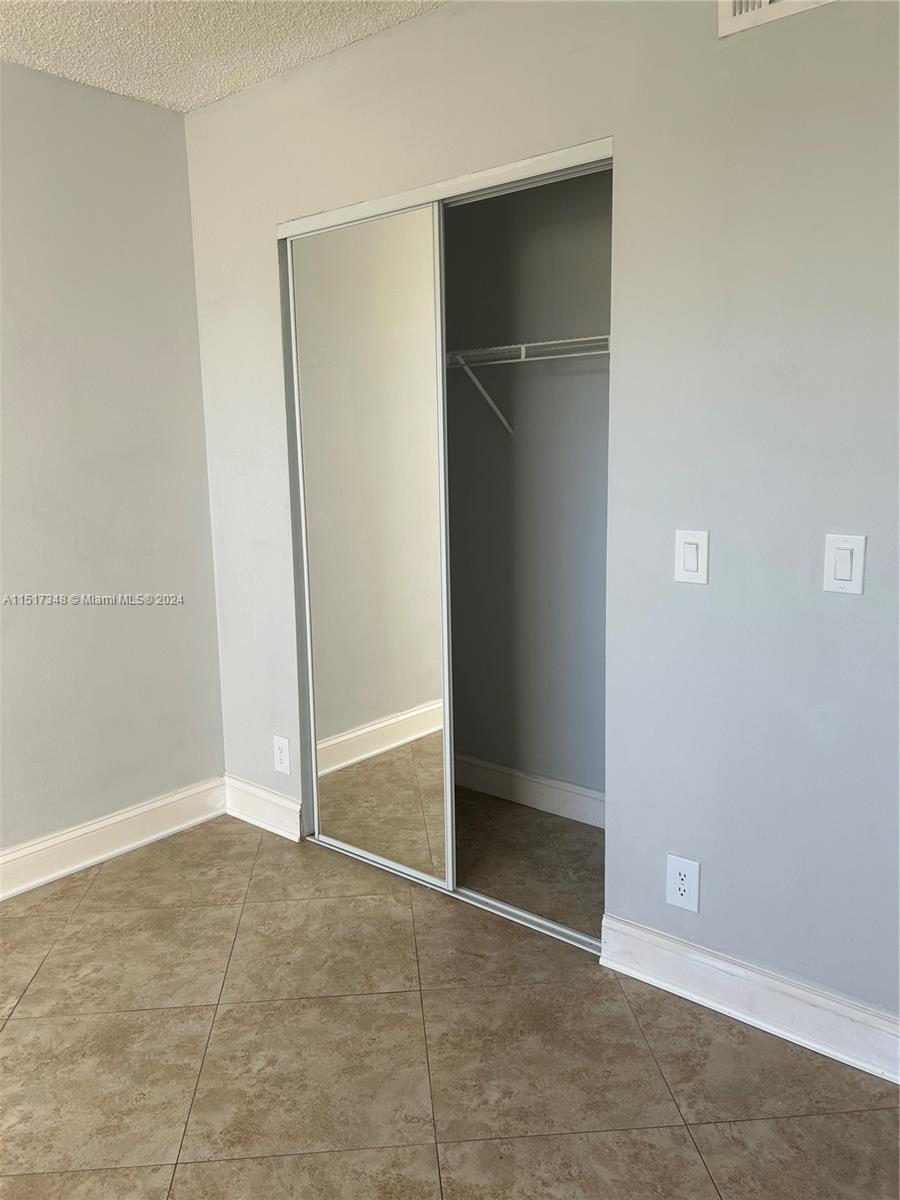 EDGEWATER CONDO - Residential Lease