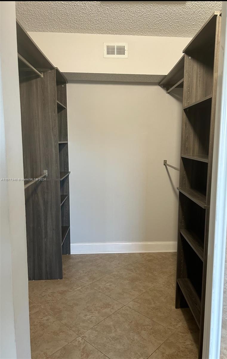 EDGEWATER CONDO - Residential Lease