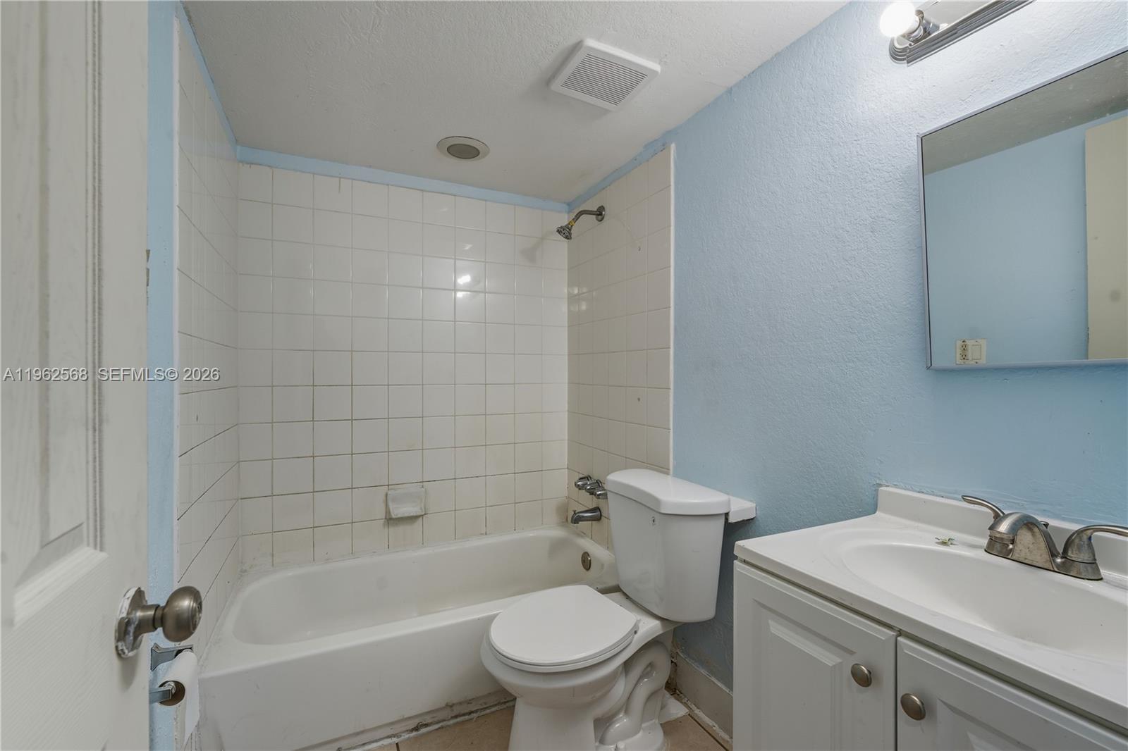 CALYPSO CAY CONDO - Residential Lease