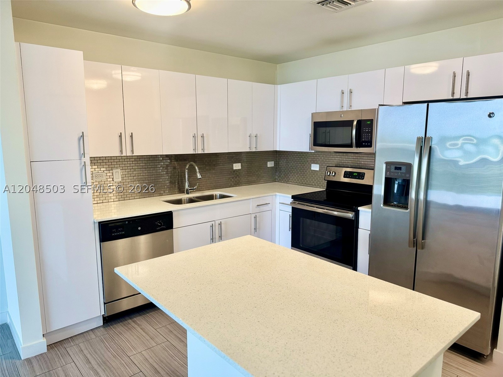 Circ Residences Condo - Residential