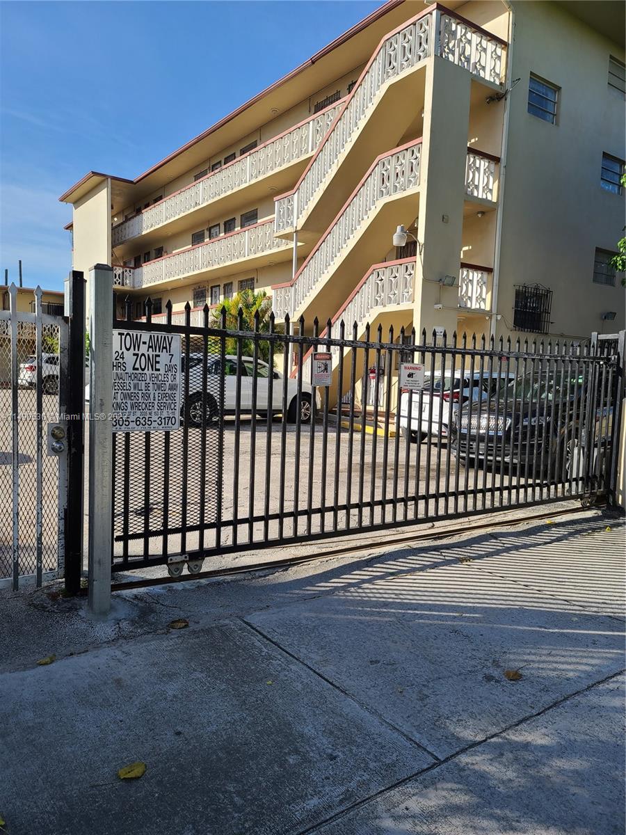 GARDEN VILLAS CONDO - Residential