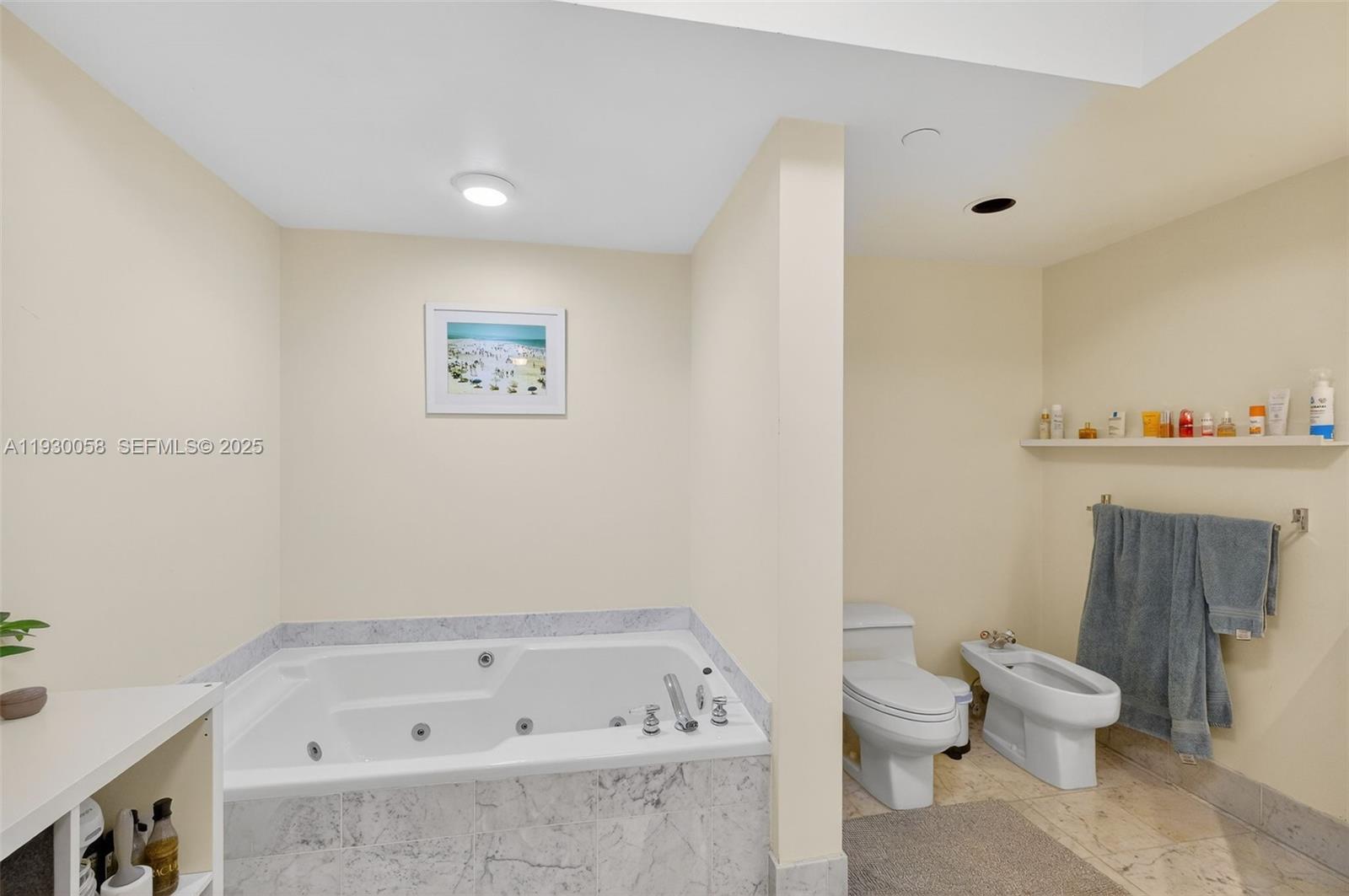 HARBOR TWS AT THE WATERWA - Residential