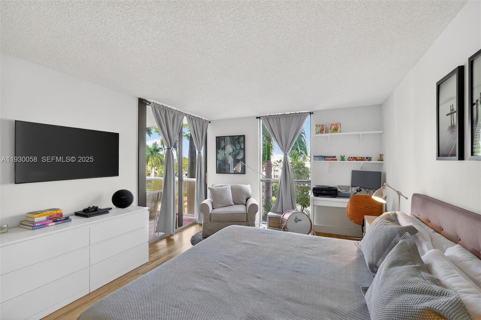 HARBOR TWS AT THE WATERWA - Residential