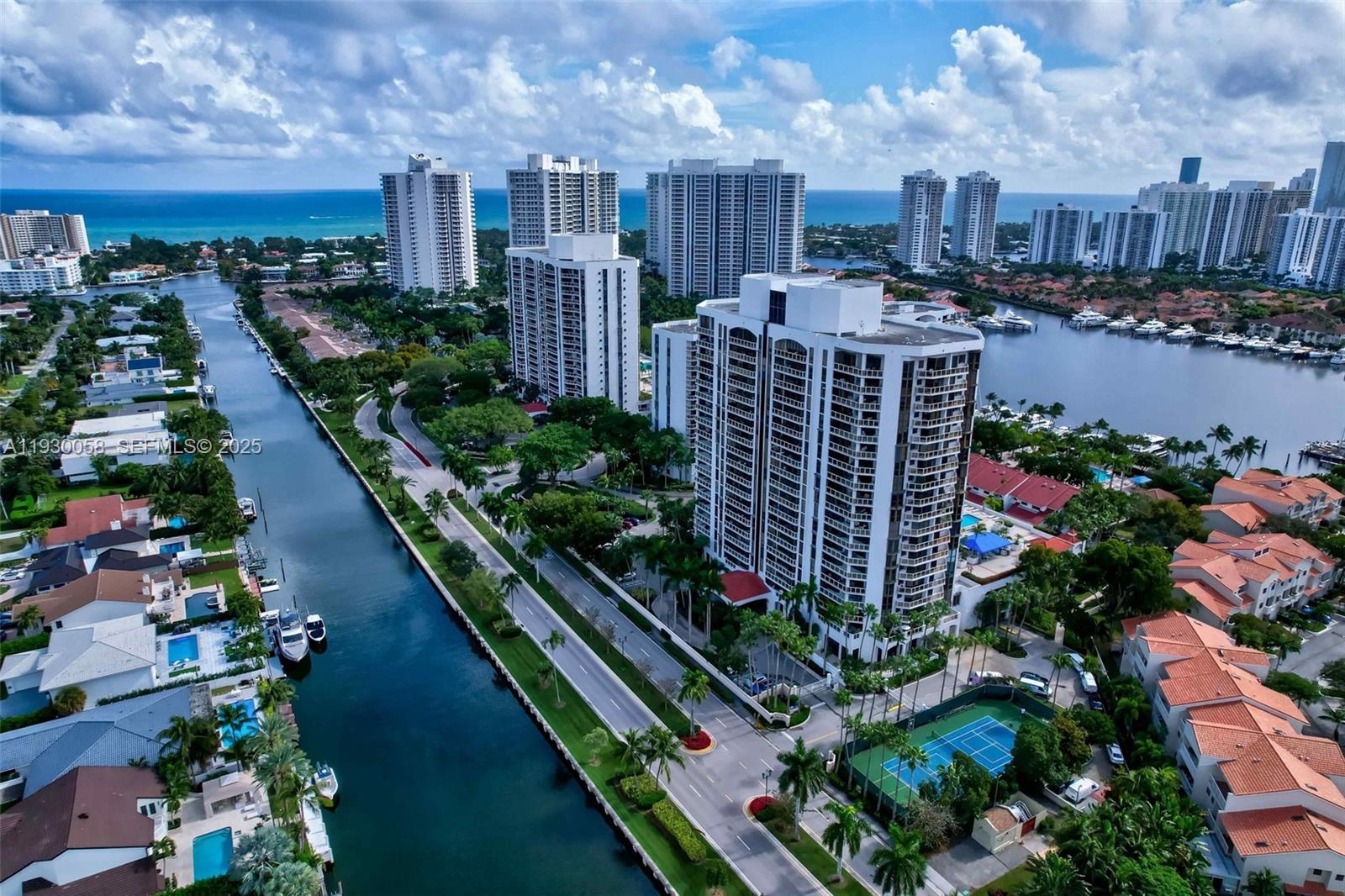 HARBOR TWS AT THE WATERWA - Residential