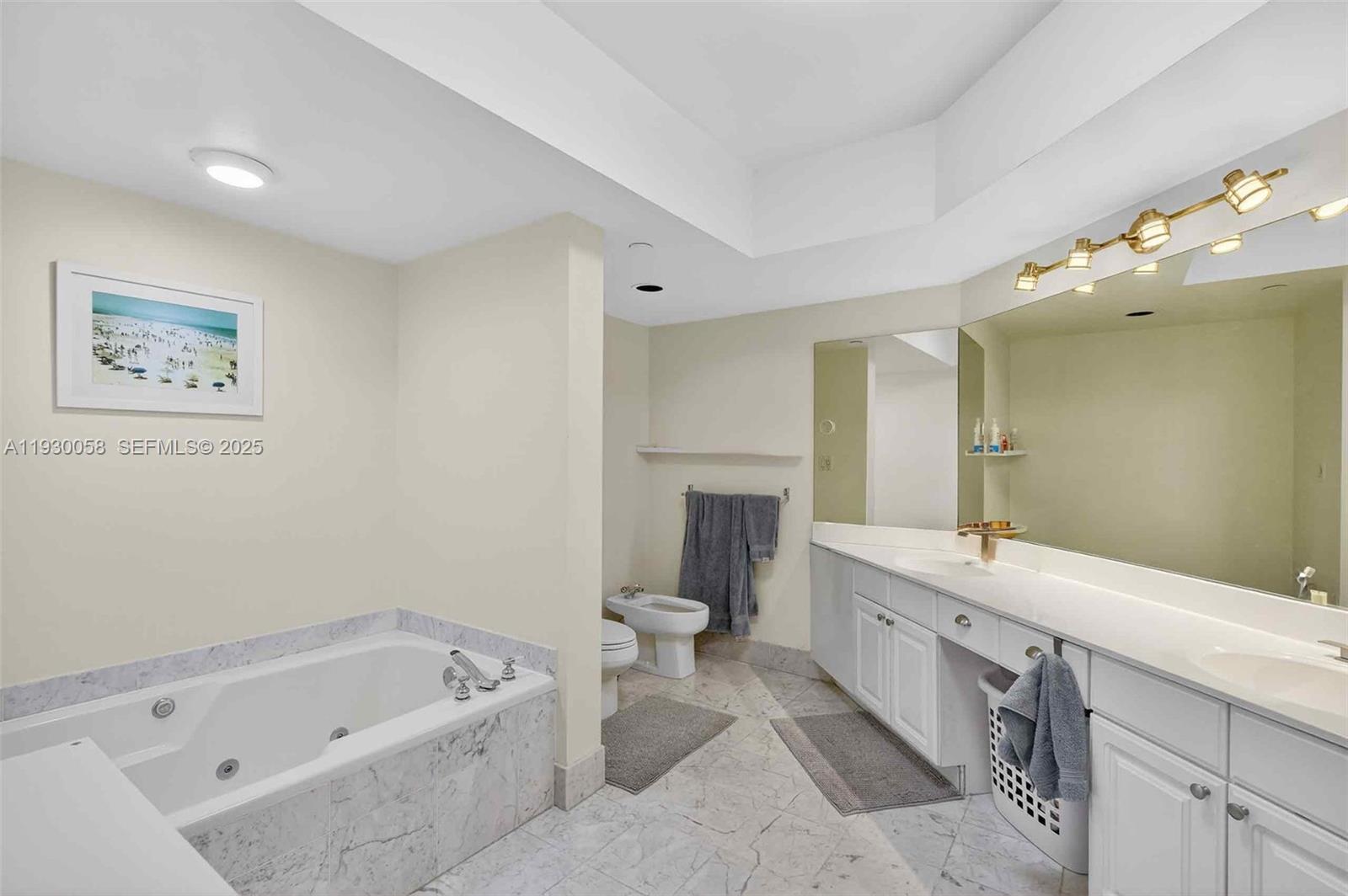 HARBOR TWS AT THE WATERWA - Residential
