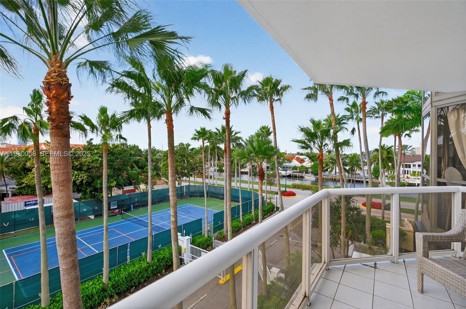 HARBOR TWS AT THE WATERWA - Residential