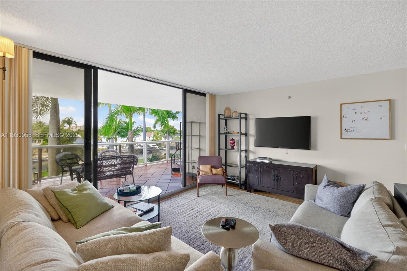 HARBOR TWS AT THE WATERWA - Residential
