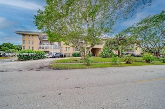TOWN SQUARE CONDO - Residential