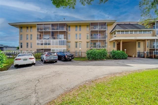 TOWN SQUARE CONDO - Residential