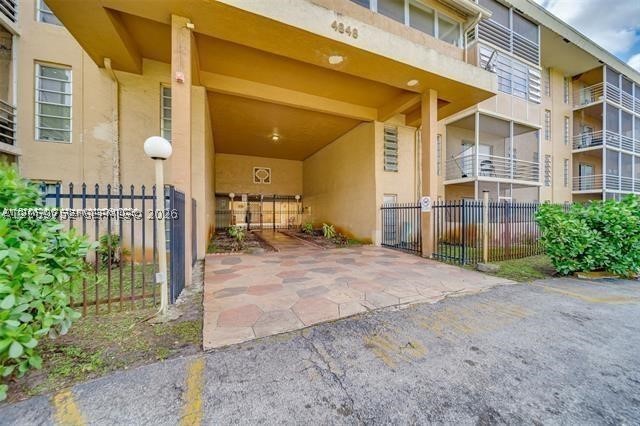 TOWN SQUARE CONDO - Residential
