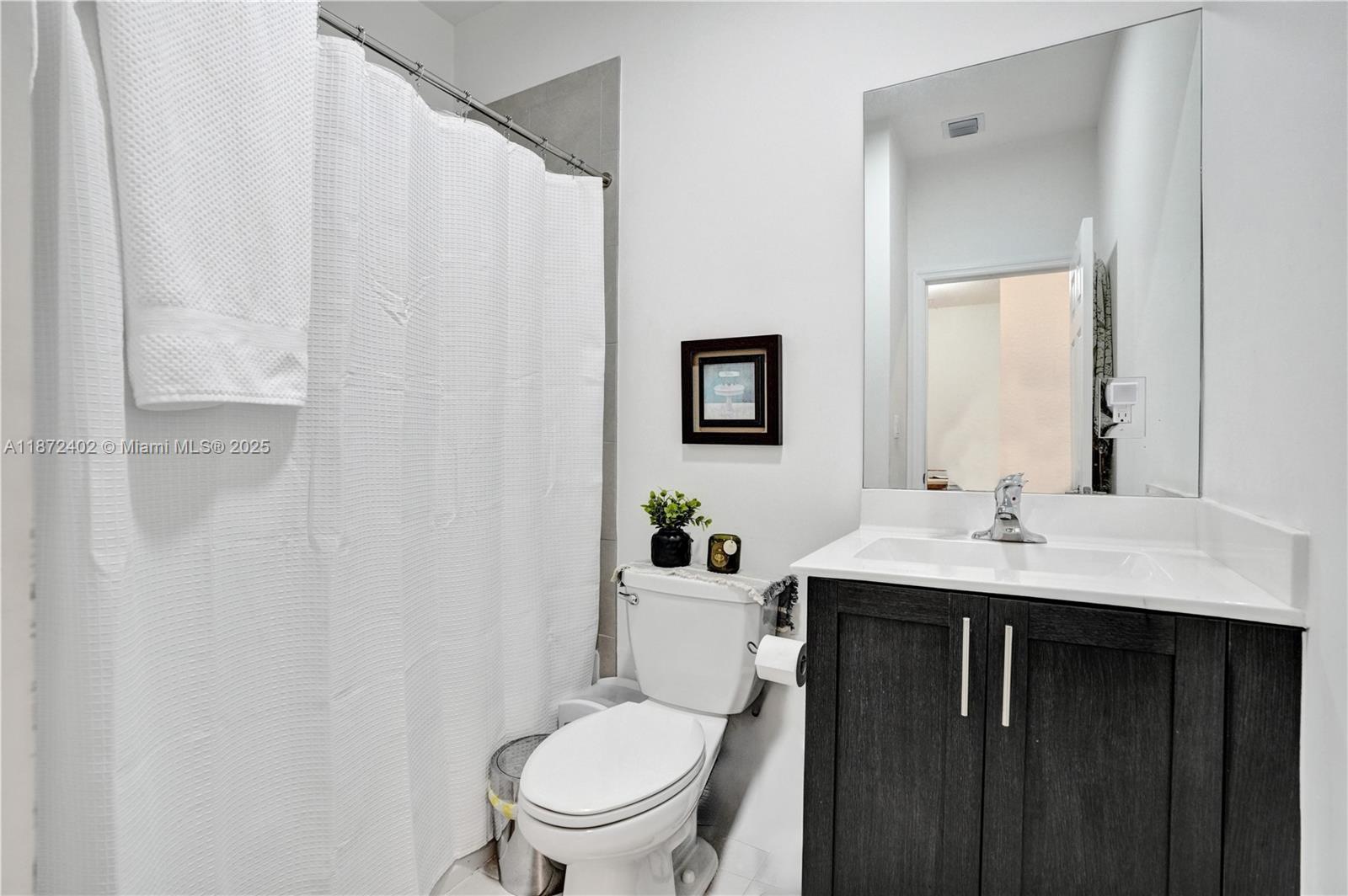 STELLAR PEMBROKE PINES - Residential