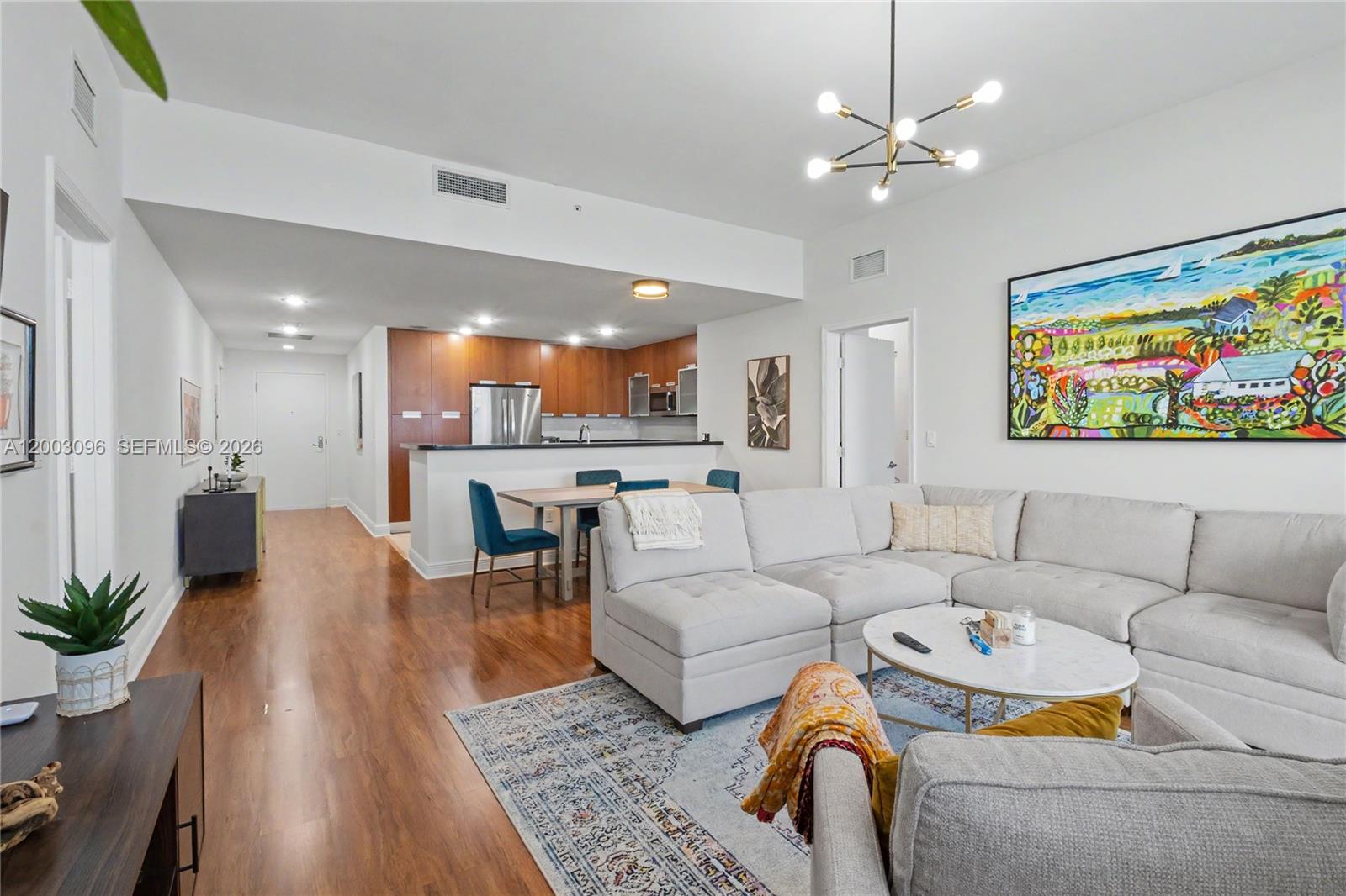 LEXI CONDO - Residential
