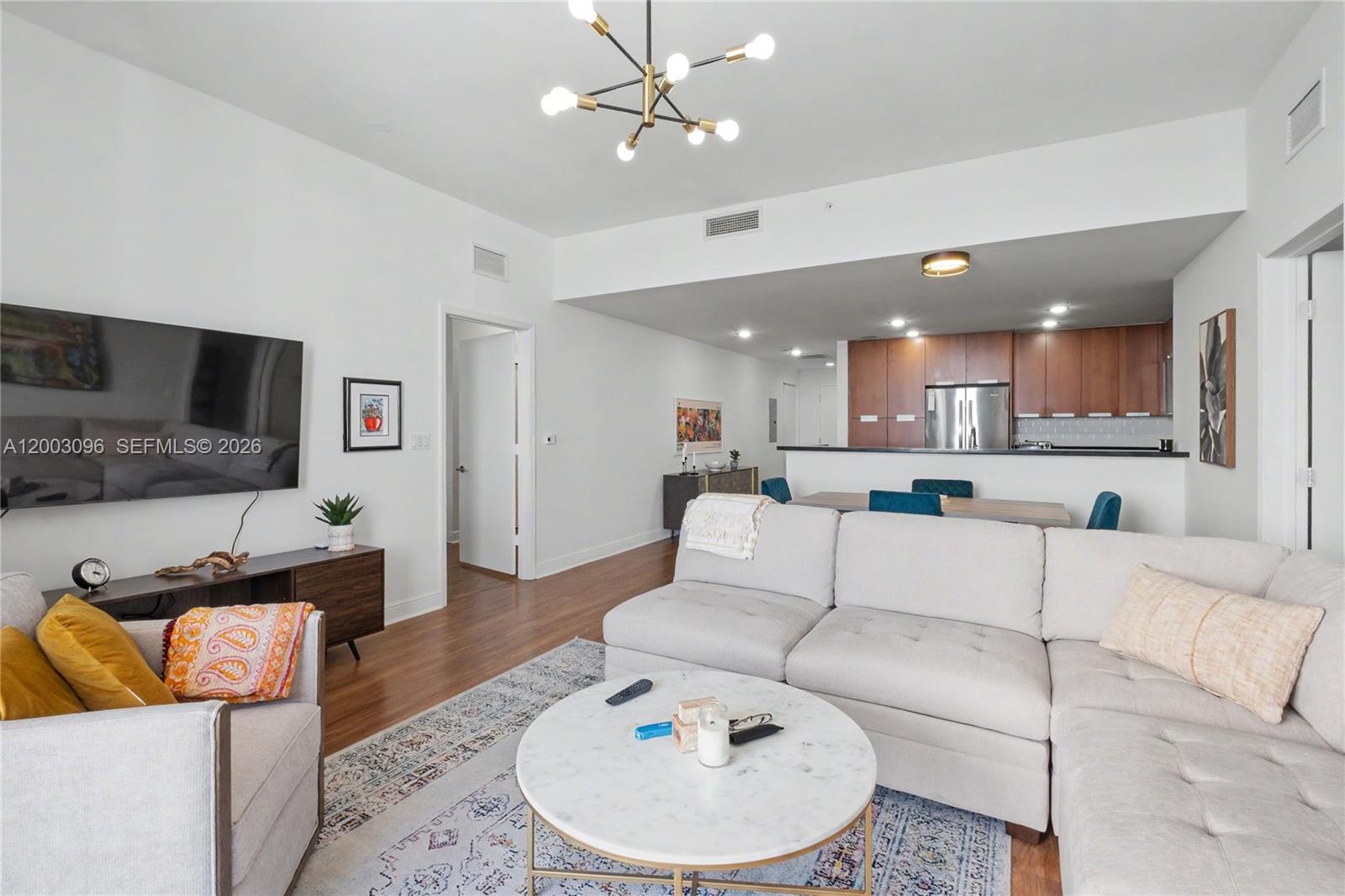 LEXI CONDO - Residential