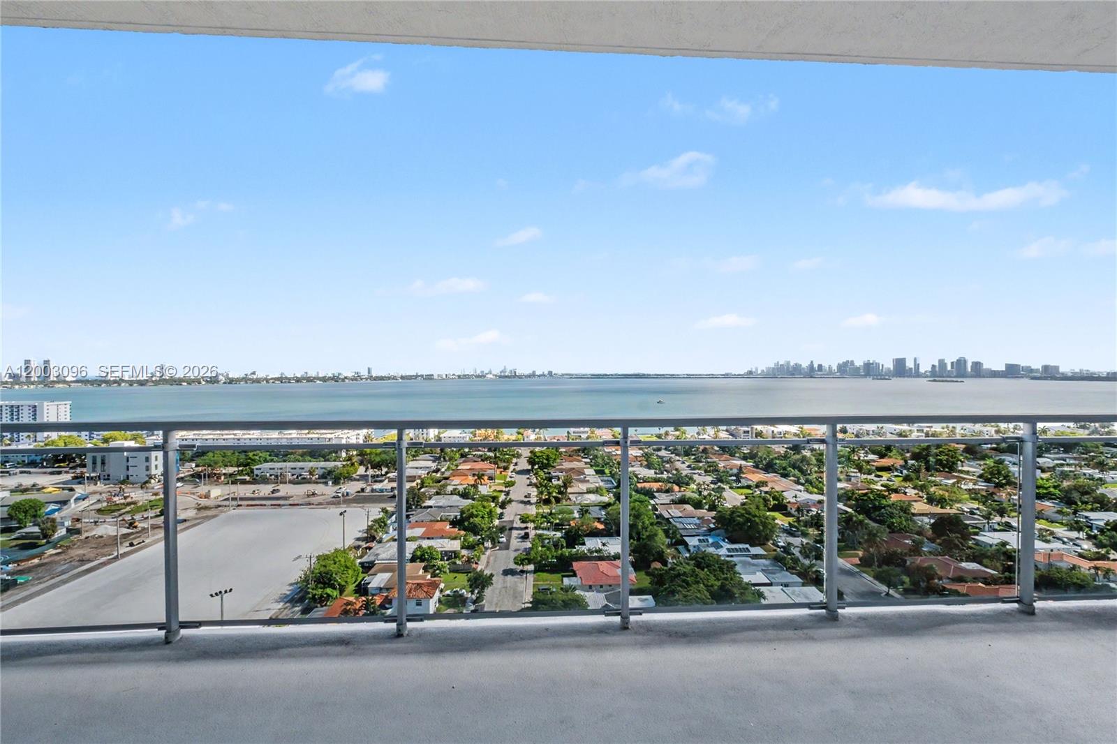 LEXI CONDO - Residential