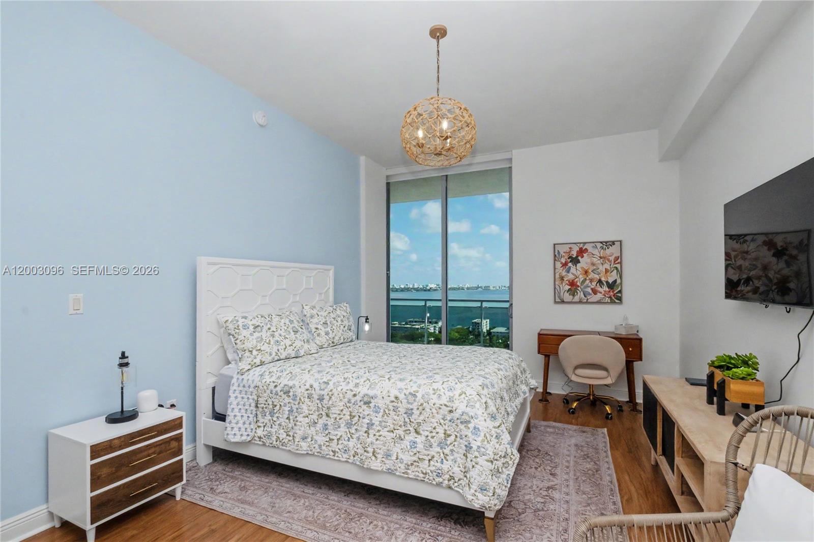 LEXI CONDO - Residential
