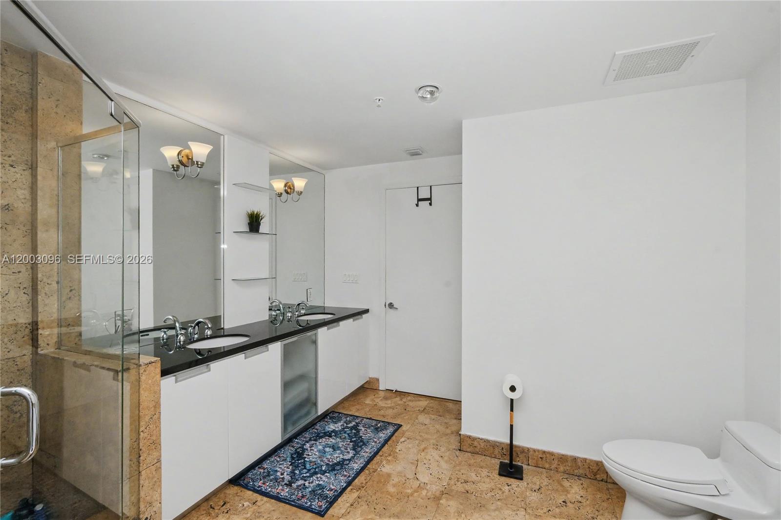 LEXI CONDO - Residential