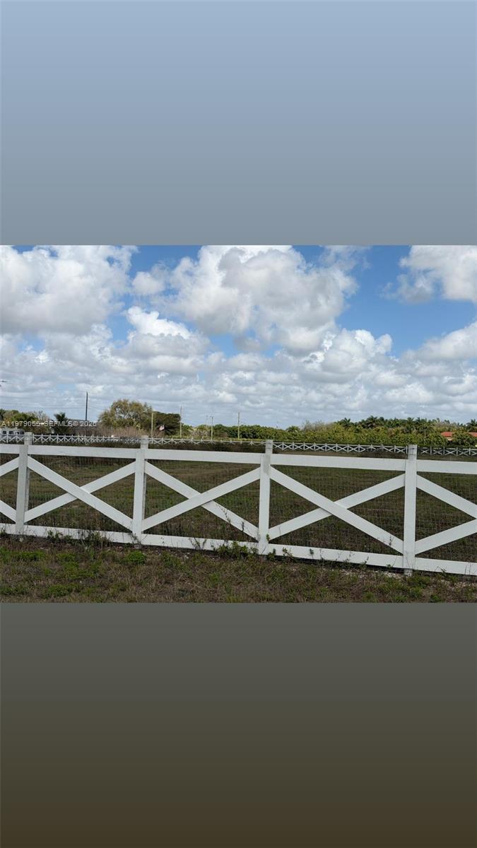 The Redland - Land