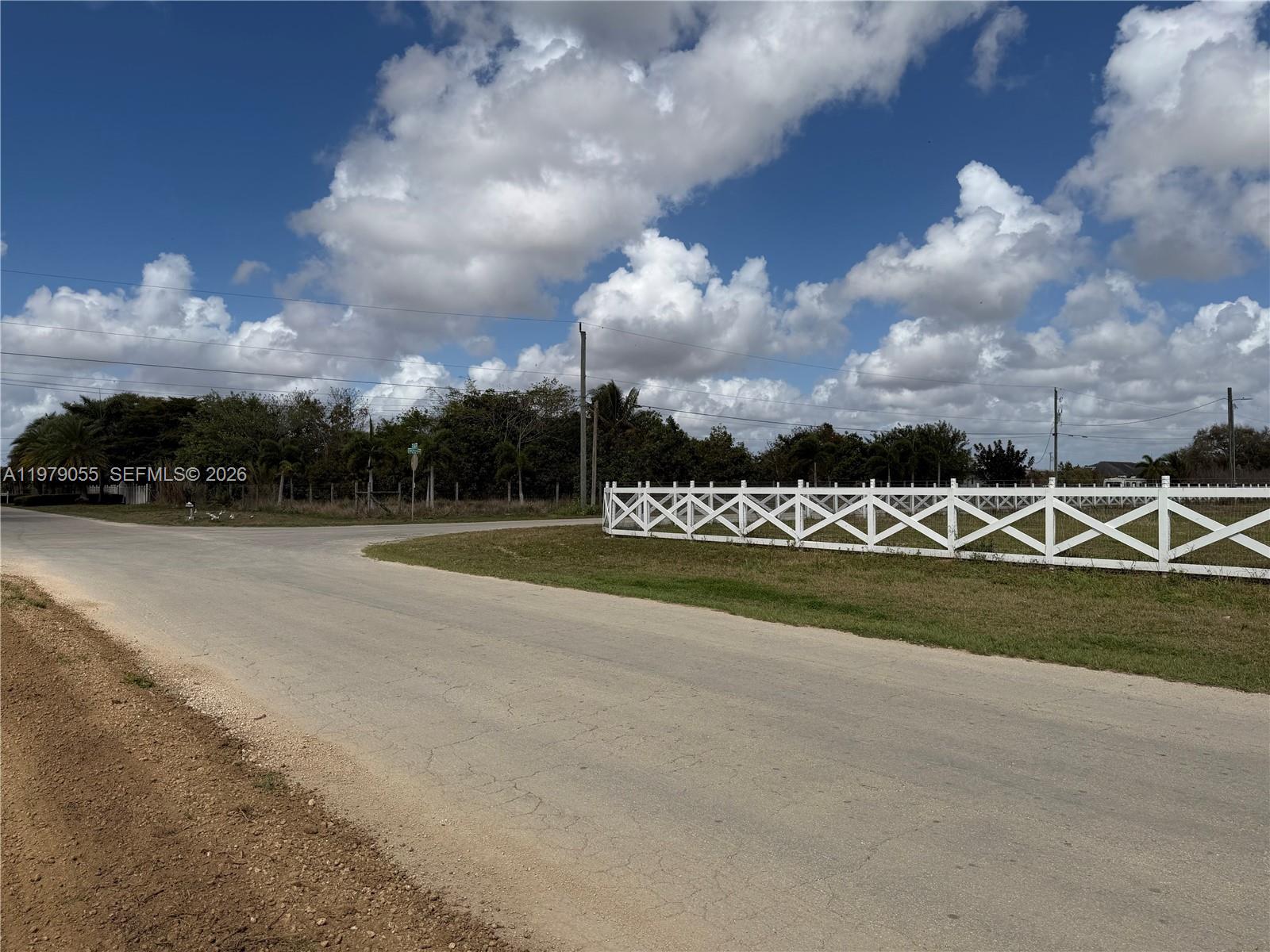 The Redland - Land
