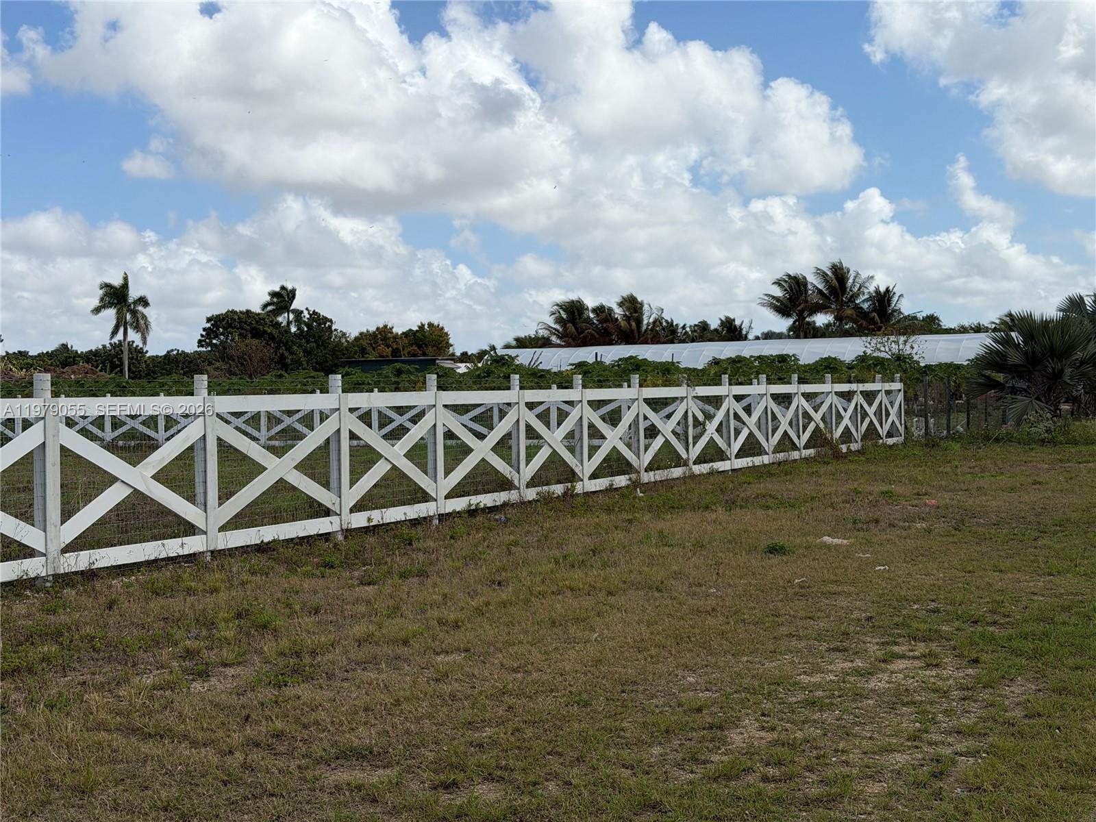 The Redland - Land