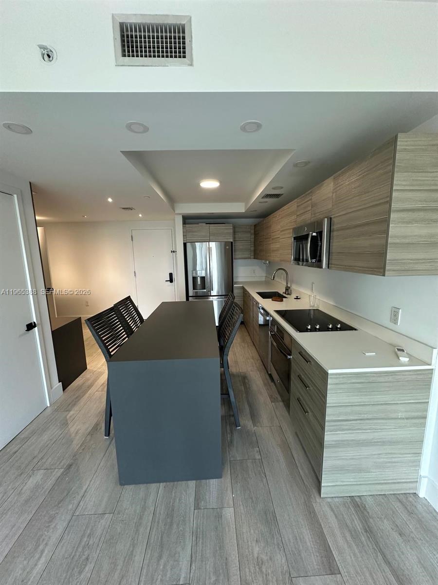 3401 MIDTOWN CONDO - Residential