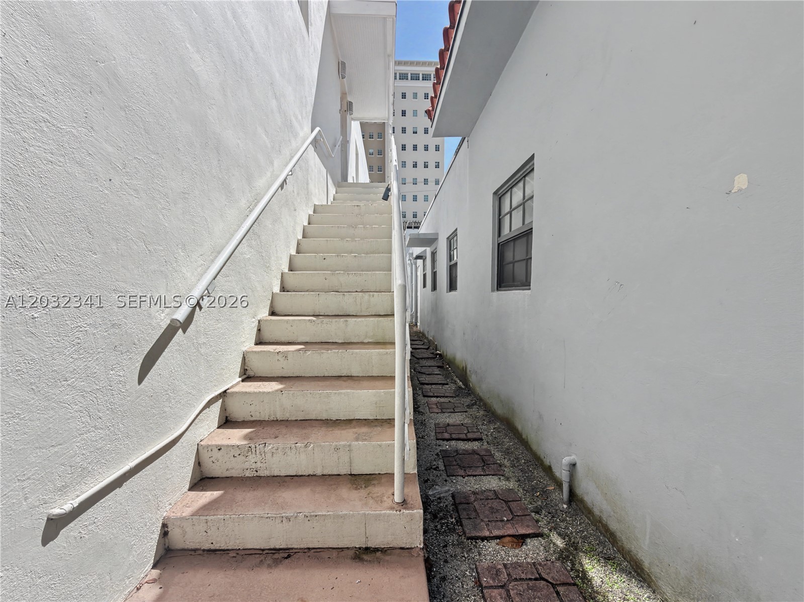 CORAL GABLES SEC K - Residential Lease