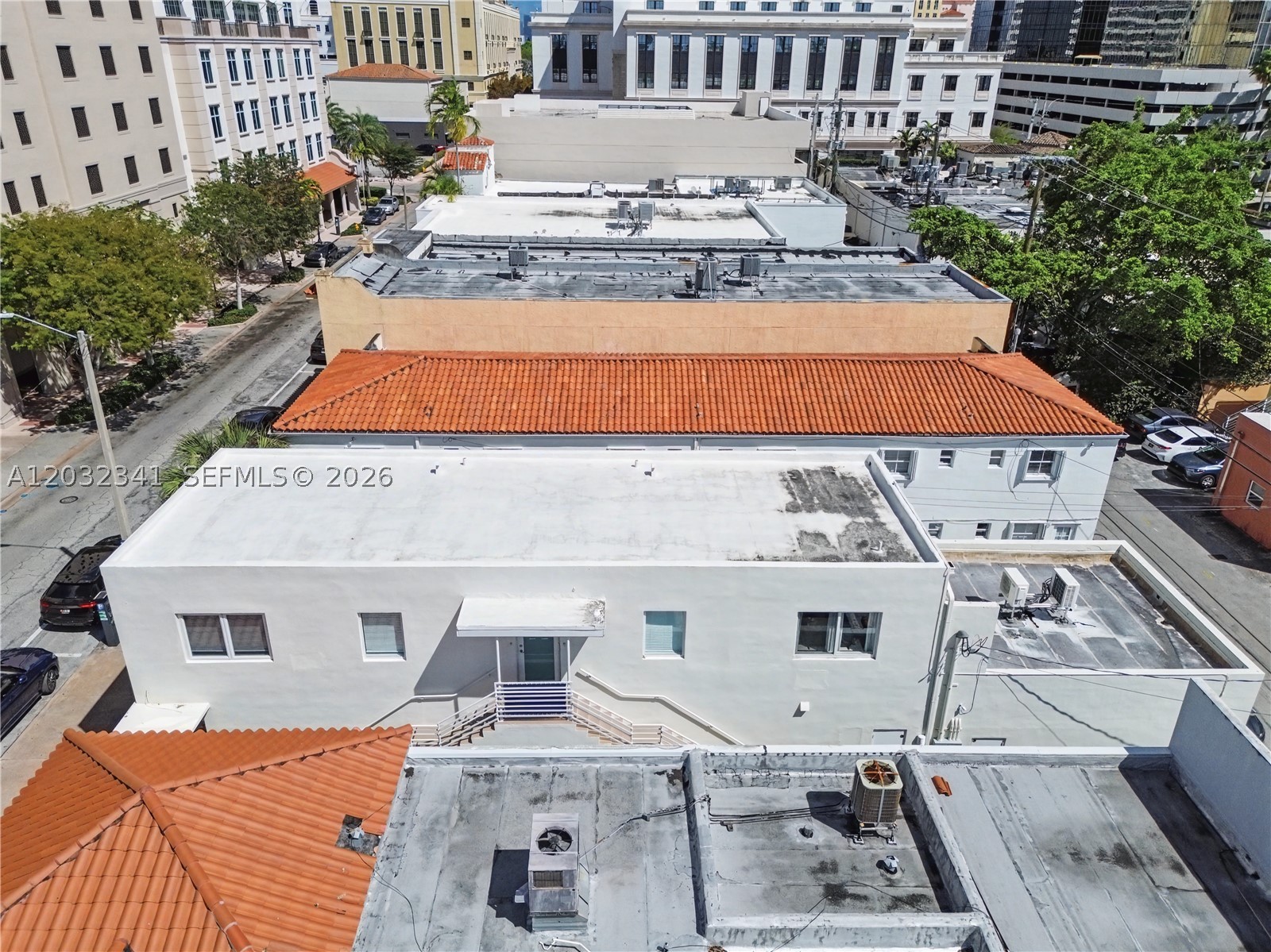 CORAL GABLES SEC K - Residential Lease